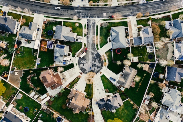 arial shot of a neighborhood cul-de-sac